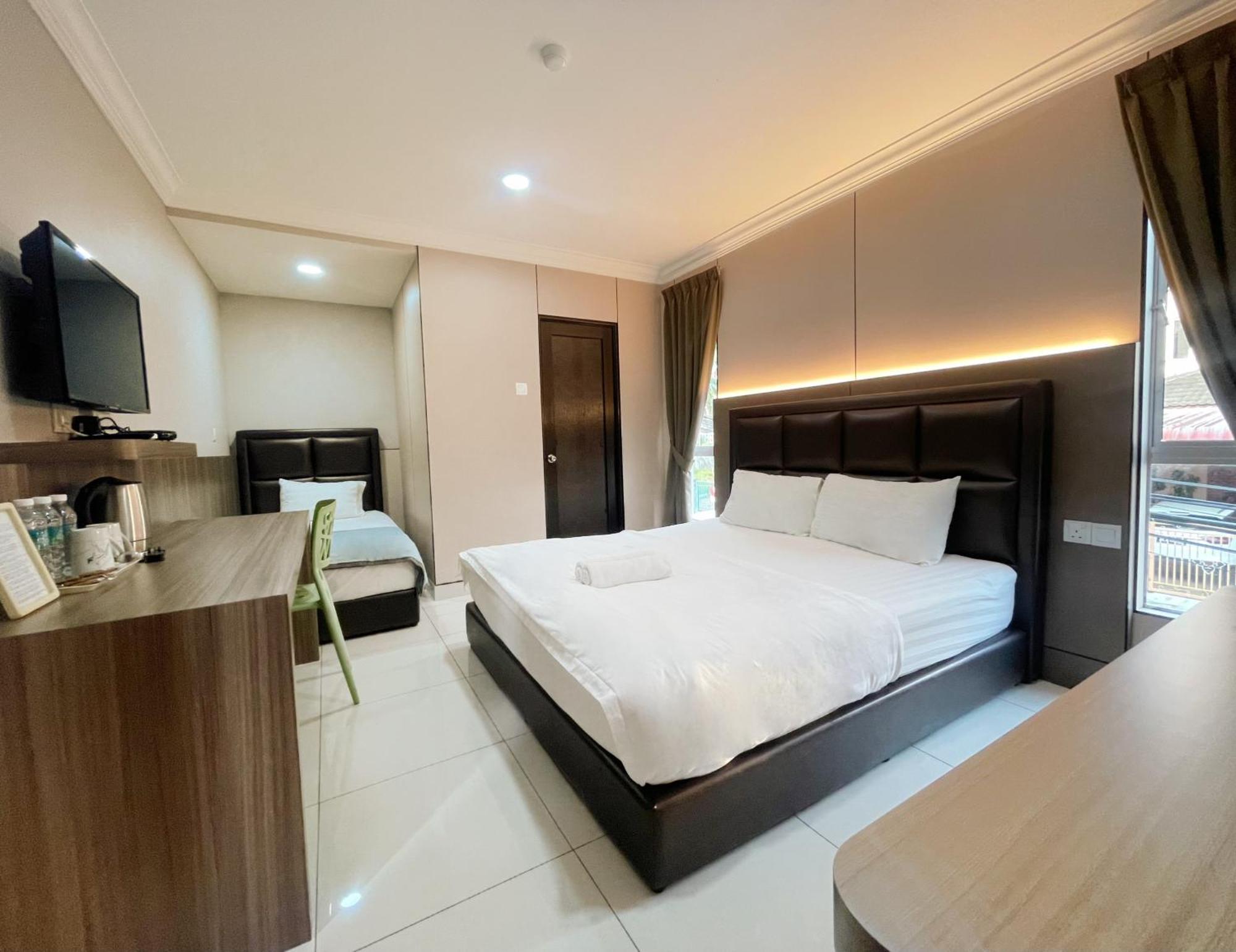 Hilltop Tanjung Malim Hotel 2*